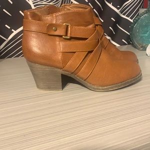 American Eagle women’s heel boots